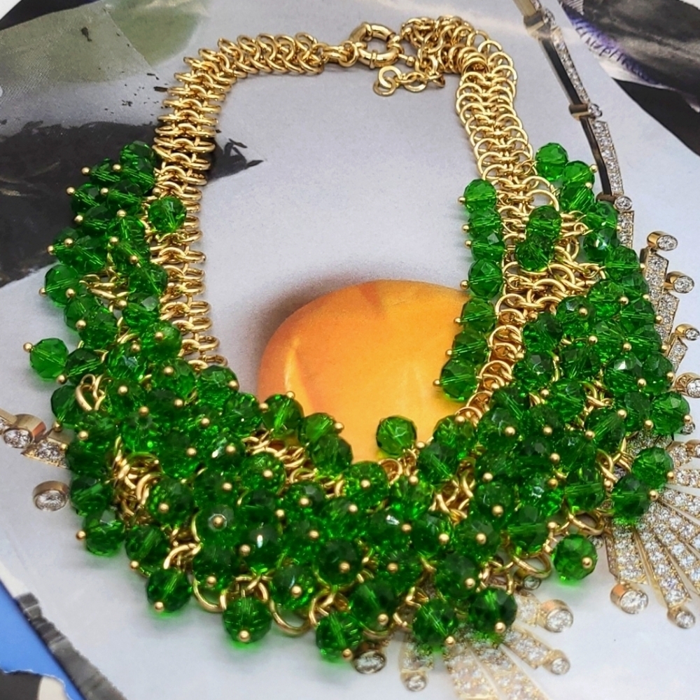 NWT Kelly Green Crystal Beaded Gold Statement Necklace